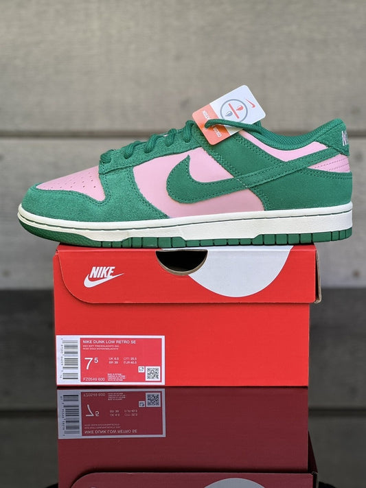 Dunk Low Retro SE Medium Soft Pink Malachite, Unisex