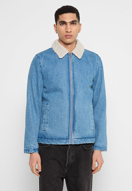 A short padded shirt jacket Men